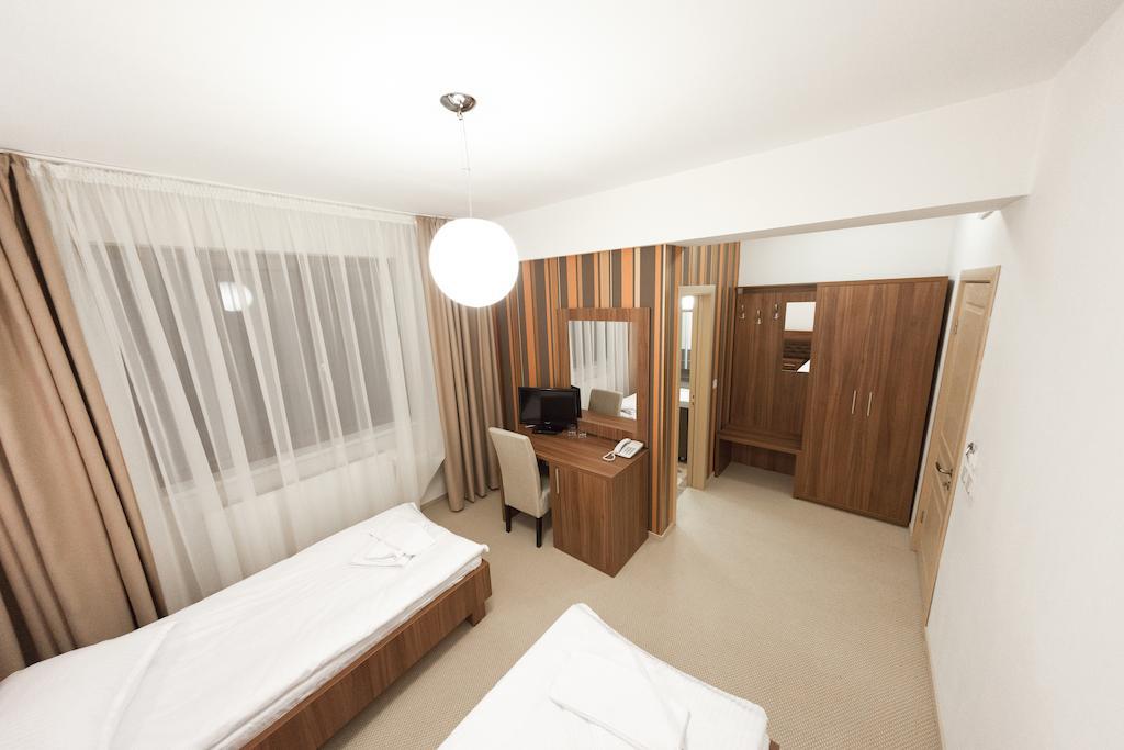 Hotel Mariss Alba Iulia Cameră foto